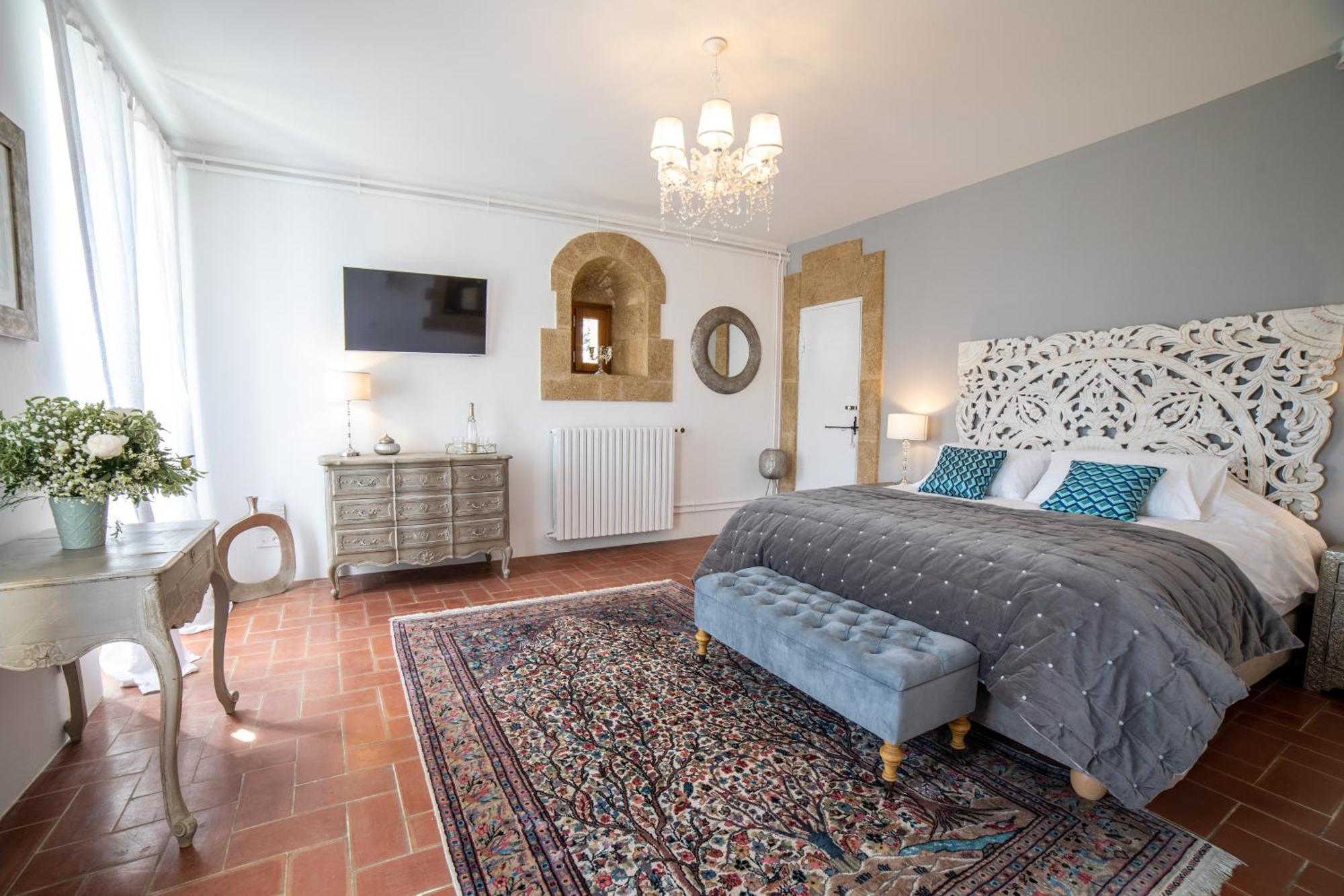 Chateau Saint-Pierre De Mejans Puyvert Room photo